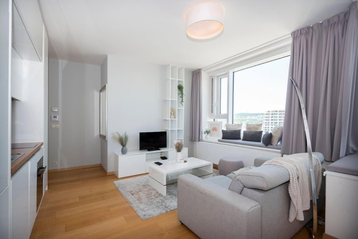 Luxury 1Bdrm On The 28Th Floor Apartment Bratislava Exterior photo