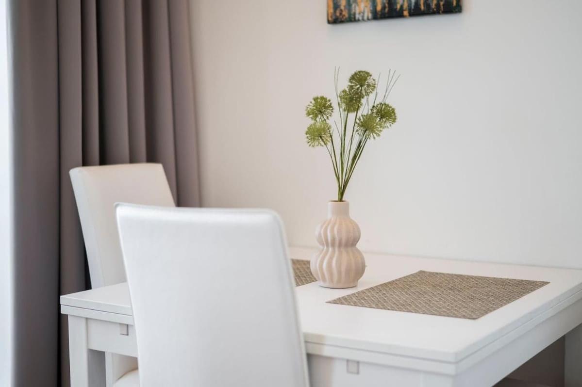 Luxury 1Bdrm On The 28Th Floor Apartment Bratislava Exterior photo