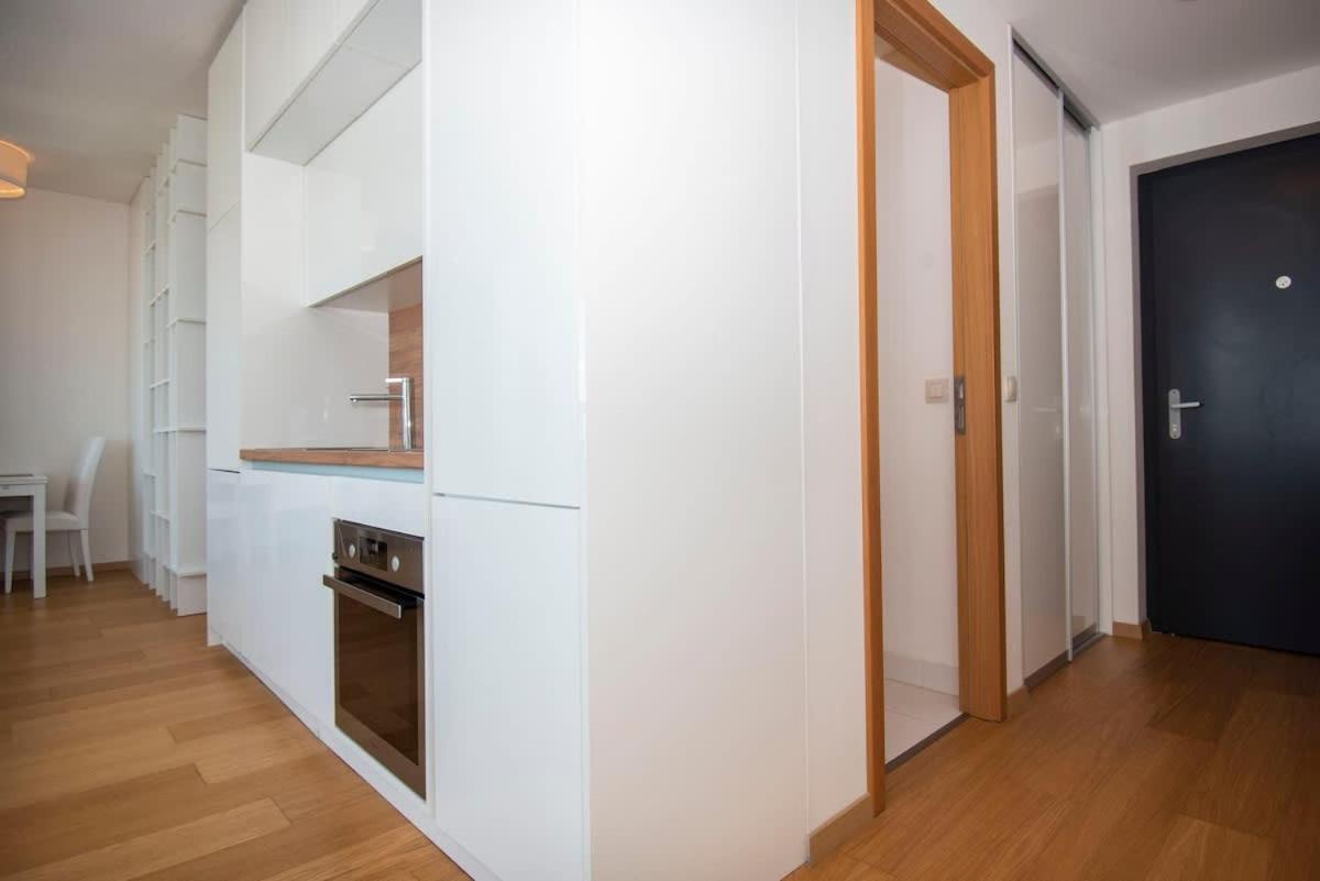 Luxury 1Bdrm On The 28Th Floor Apartment Bratislava Exterior photo